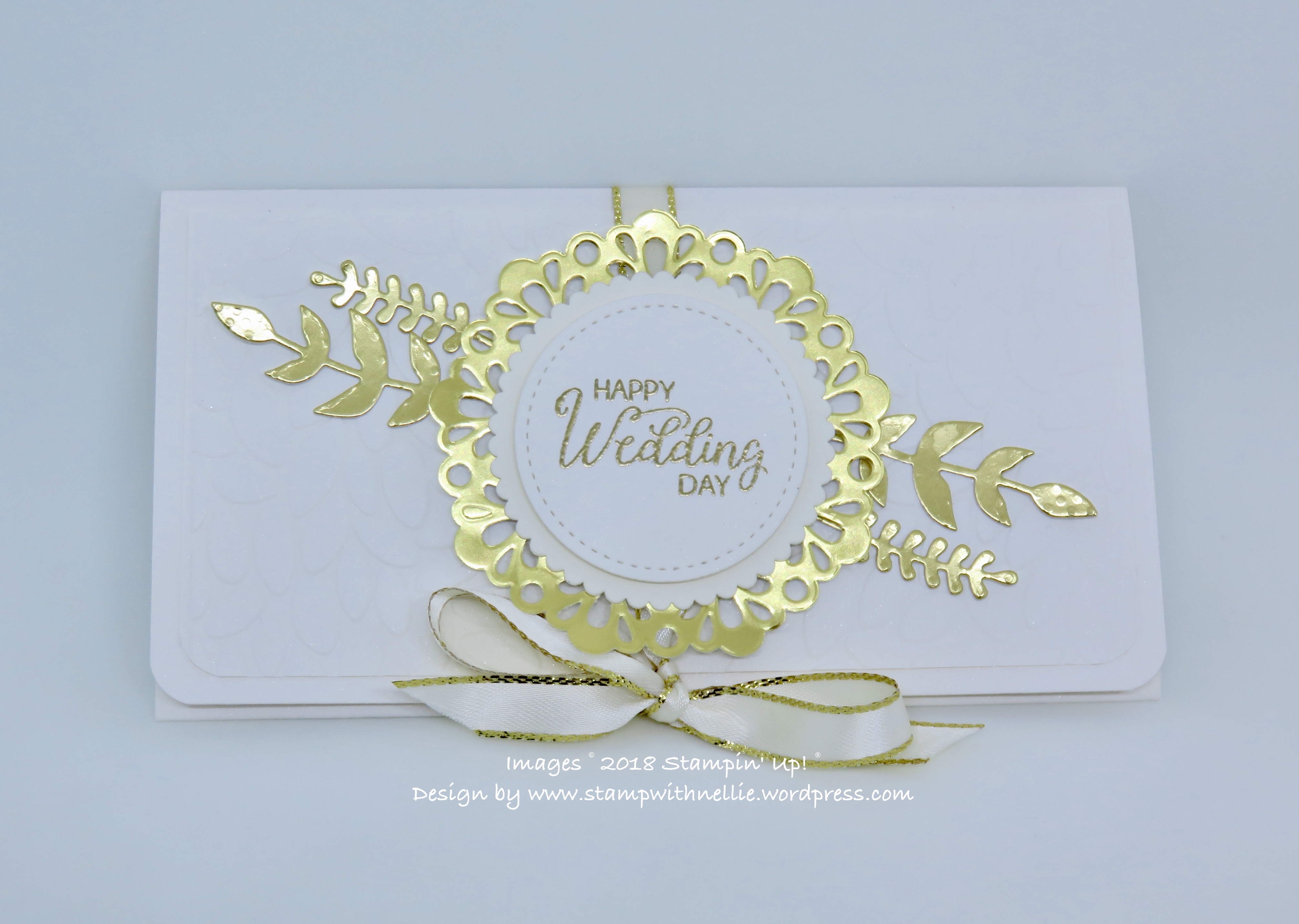 Newlyweds Pile Of Wedding Gift Envelopes Stock Photo - Download Image Now -  Greeting Card, Wedding, Congratulating - iStock